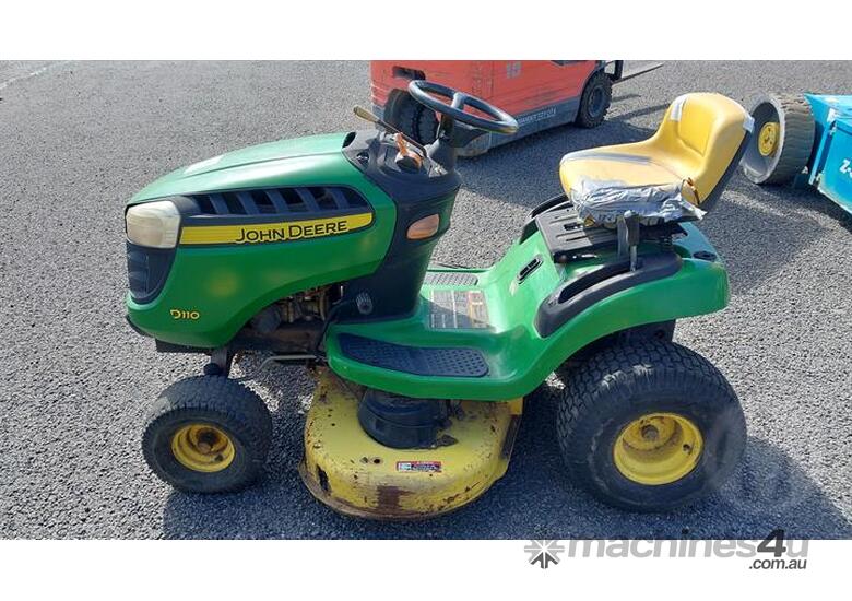 caption John Deere D110