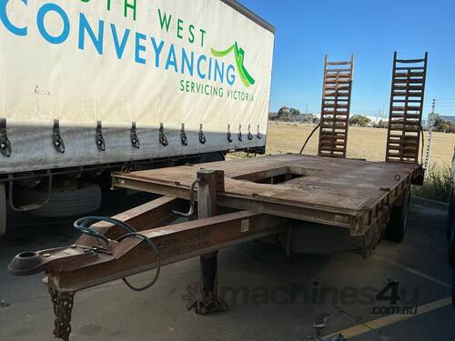1997 Tag-a-Long Trailer Single Axle Tag Single Axle Plant Trailer (Beaver Tail)