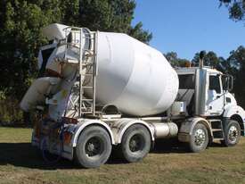 2014 Mack Metro-Liner  - picture1' - Click to enlarge