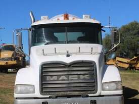 2014 Mack Metro-Liner  - picture2' - Click to enlarge