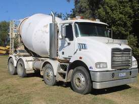 2014 Mack Metro-Liner  - picture19' - Click to enlarge