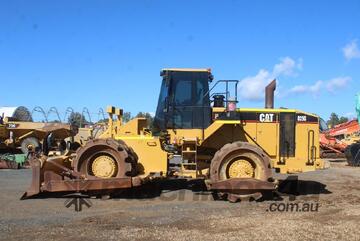 Caterpillar 2003   825G