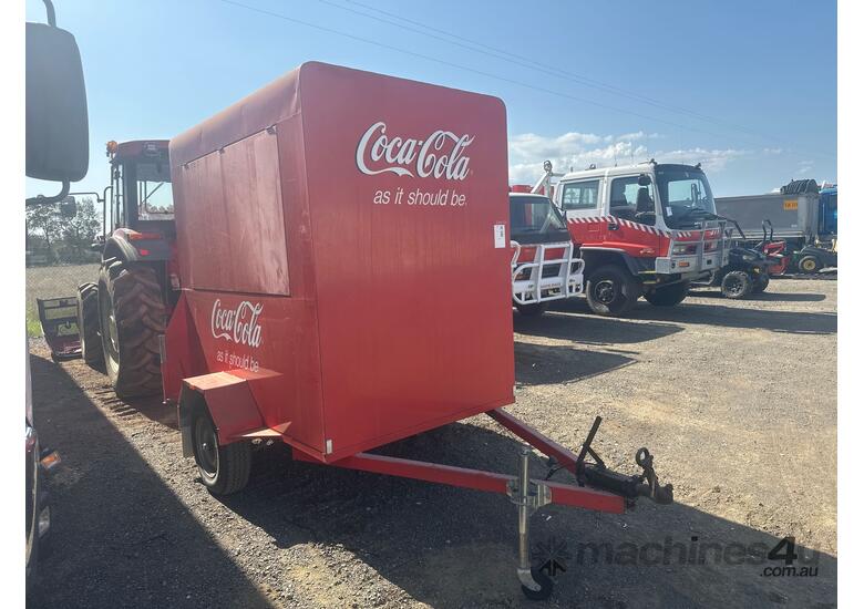 caption 2006 TTF Single Axle Enclosed Single Axle Box Trailer