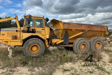 Caterpillar 1997 VOLVO A25C DUMP TRUCK Caterpillar 1997 VOLVO A25C DUMP TRUCK