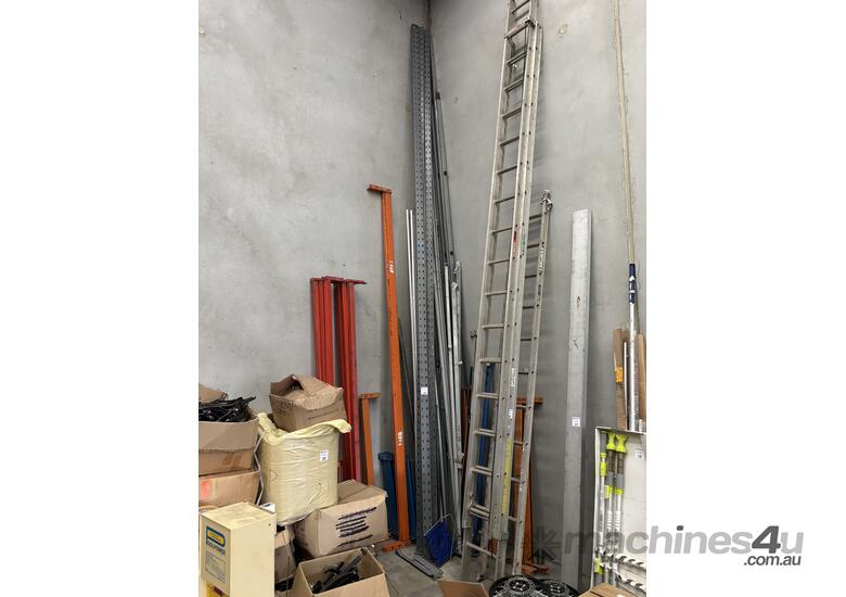caption 1 X Extension Ladder & 1 X Ladder