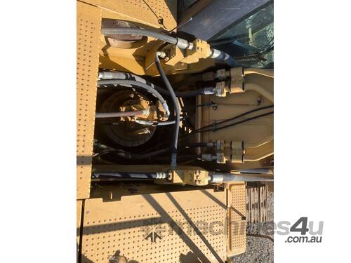 Caterpillar 330D Excavator