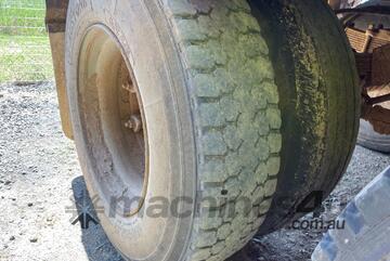 2001 Air Ride Tri Axle Tipping Trailer