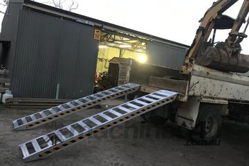 3.3m - 3 Tonne Heavy Duty Rubber Track Machinery Loading Ramps
