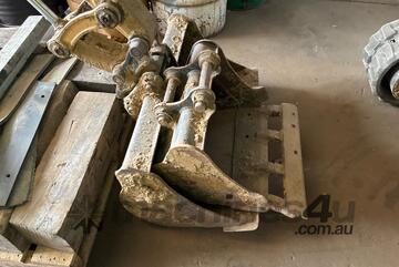 2014 Caterpillar 302.7D CR Excavator