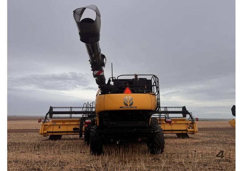 2019 New Holland CR9.90 Combines