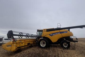 2019 New Holland CR9.90 Combines