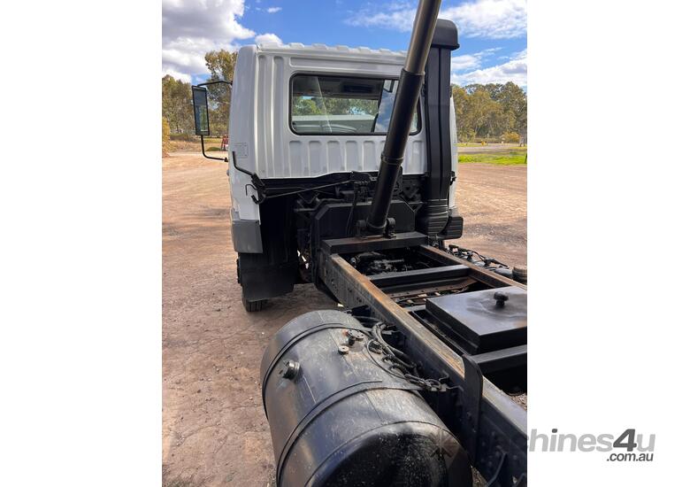 1998 MITSUBISHI FK SERIES TRAY TRUCK