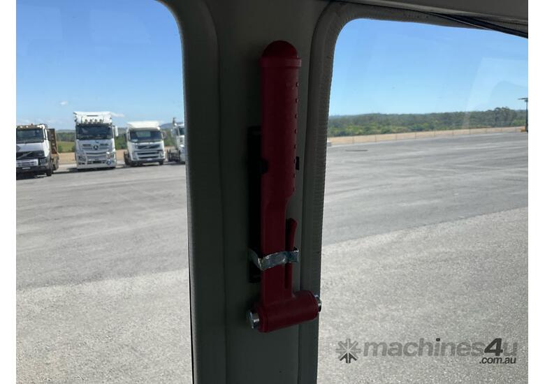 2021 Mitsubishi Rosa Bus