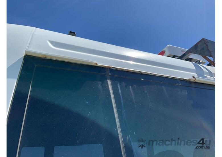 2021 Mitsubishi Rosa Bus