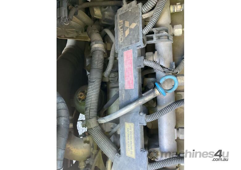 2021 Mitsubishi Rosa Bus