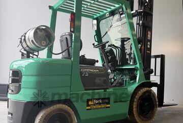 Mitsubishi high lift 2.5 tonne lpg forklift