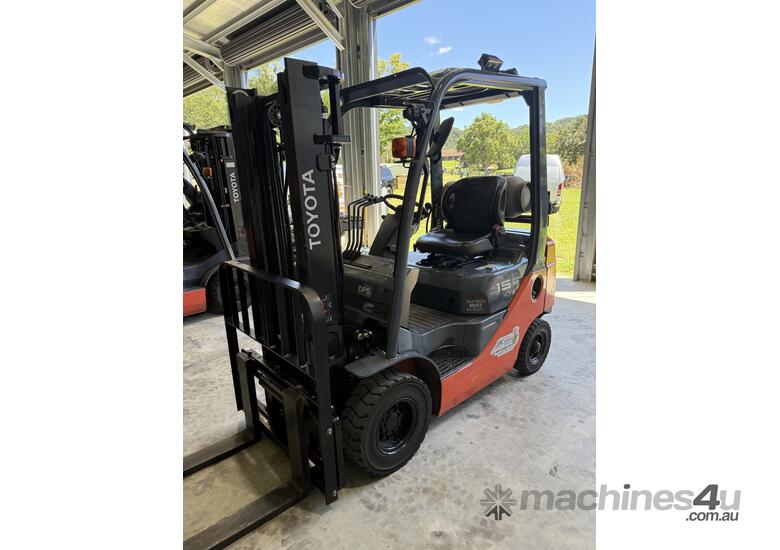 2018 TOYOTA 8 SERIES DELUX 1.5 TON CONTAINER STUFFER MAST FORKLIFT