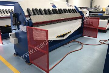 CMT 2500MM LENGTH | 4MM CAPACITY | HYDRAULIC | CNC TOUCH SCREEN CONTROLLER | PAN BRAKE