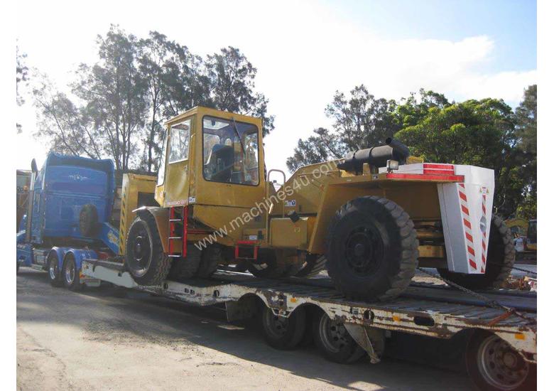 caption 22T VALMET (2.7m Lift) Container Handling Diesel TD2212 Forklift
