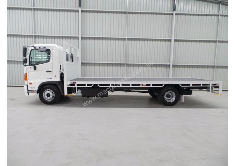 caption Hino FC 1022-500 Series Tray Truck