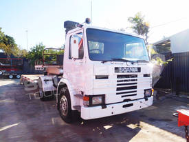 P82M 4x2 Prime mover Truck with Low Loader - picture0' - Click to enlarge
