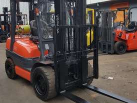 Toyota Forklift 6FG30 4500mm Lift 3 Ton New Paint - picture2' - Click to enlarge