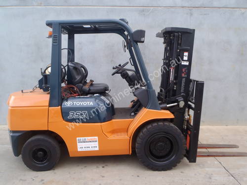 Toyota Container 3.5t Forklift with Fork Positioners