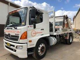 SKIP BIN TRUCK HINO - picture0' - Click to enlarge