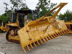 D5N XL Bulldozer with Stick Rake & Tree Spear DOZCATM - picture2' - Click to enlarge