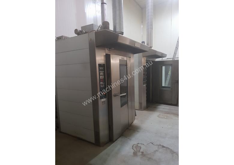 caption Rotary stone oven