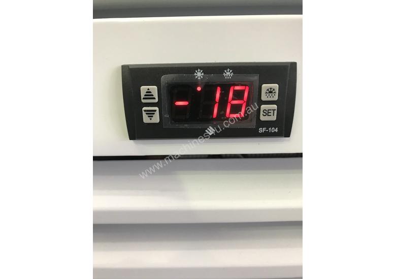 caption Commercial single Glass Door Upright Freezer
