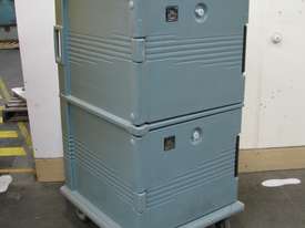 Insulated Food Holding and Transport Cart - Cambro - picture0' - Click to enlarge