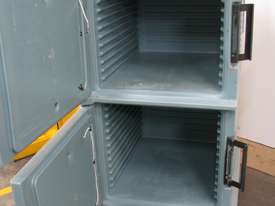 Insulated Food Holding and Transport Cart - Cambro - picture2' - Click to enlarge