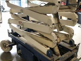 Scissor lift 24ft - picture0' - Click to enlarge