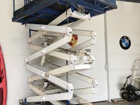 Scissor lift 24ft - picture1' - Click to enlarge