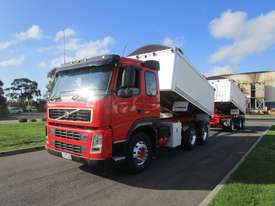 Volvo FM420 Tipper Truck - picture1' - Click to enlarge