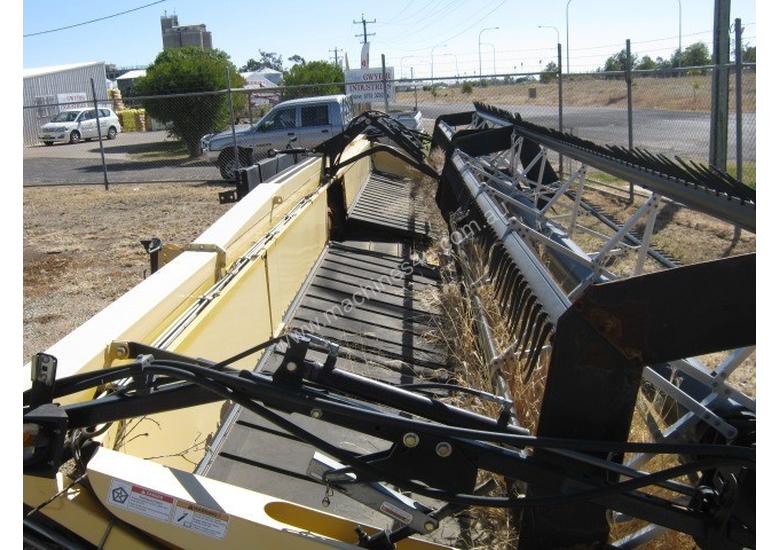 caption Honey Bee 40' Header Front Harvester/Header