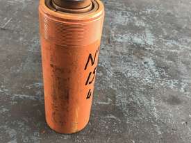 Enerpac 15 Ton Hydraulic Ram Porta Power Cylinder RC154 - picture1' - Click to enlarge