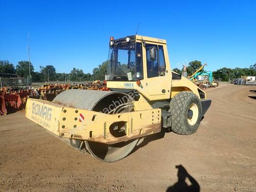 Bomag BW216D-4 Smooth Drum Roller