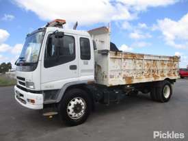 2006 Isuzu FVR950 MWB - picture2' - Click to enlarge