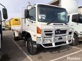 2006 Hino GT1J - picture0' - Click to enlarge