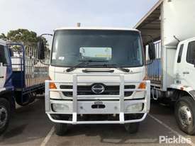 2006 Hino GT1J - picture1' - Click to enlarge