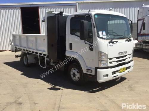 2018 Isuzu FRR 110-240