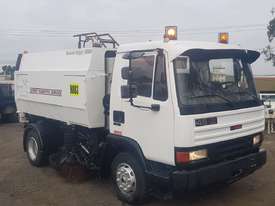 Street Sweeper for sale! - picture2' - Click to enlarge