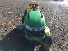 John Deere L111 Lawn Tractor - picture1' - Click to enlarge