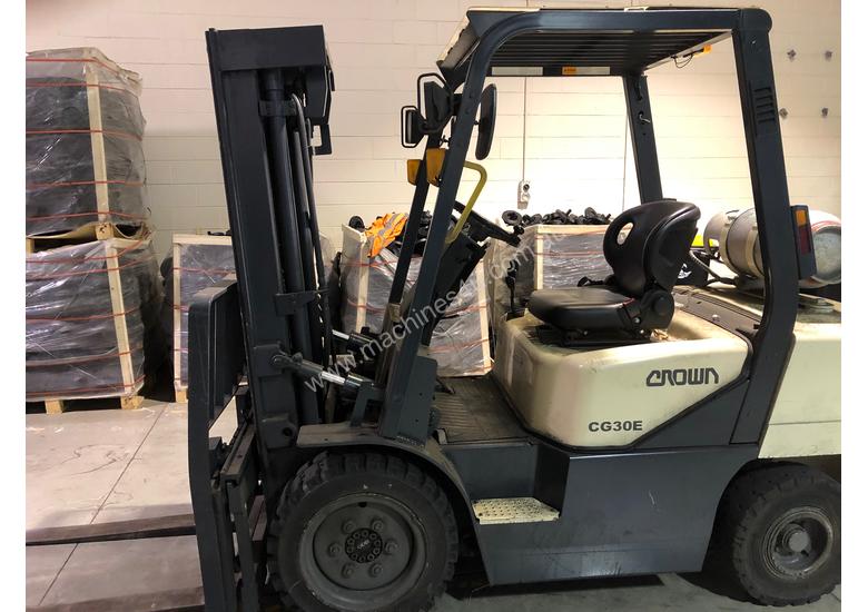 caption CROWN CGC25L FOR URGENT SALE