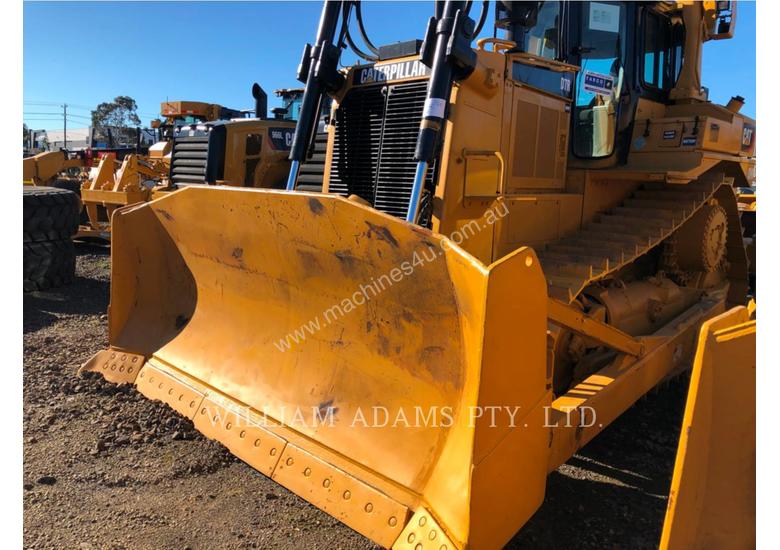 caption CATERPILLAR D7R Track Type Tractors