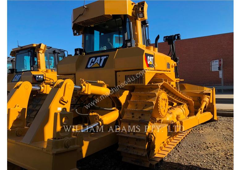 caption CATERPILLAR D7R Track Type Tractors