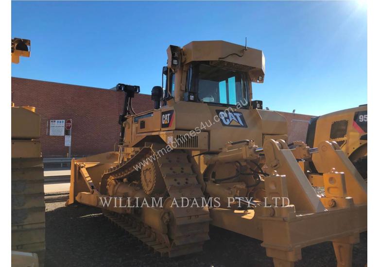caption CATERPILLAR D7R Track Type Tractors