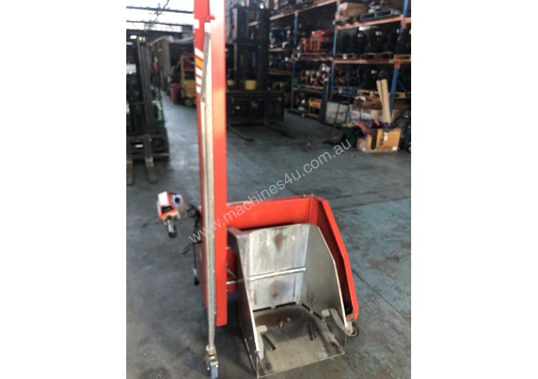 Used Simpro Simpro MULTI-TIP Hydraulic Rubbish Bin Lifter 240 Electric ...